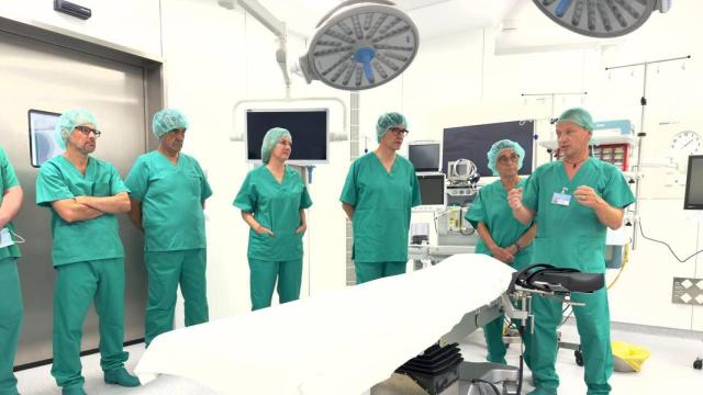 El 'president' Salvador Illa y la 'consellera' Olga Pané visitan los nuevos quirófanos del Hospital Comarcal de Móra d'Ebre (Tarragona)