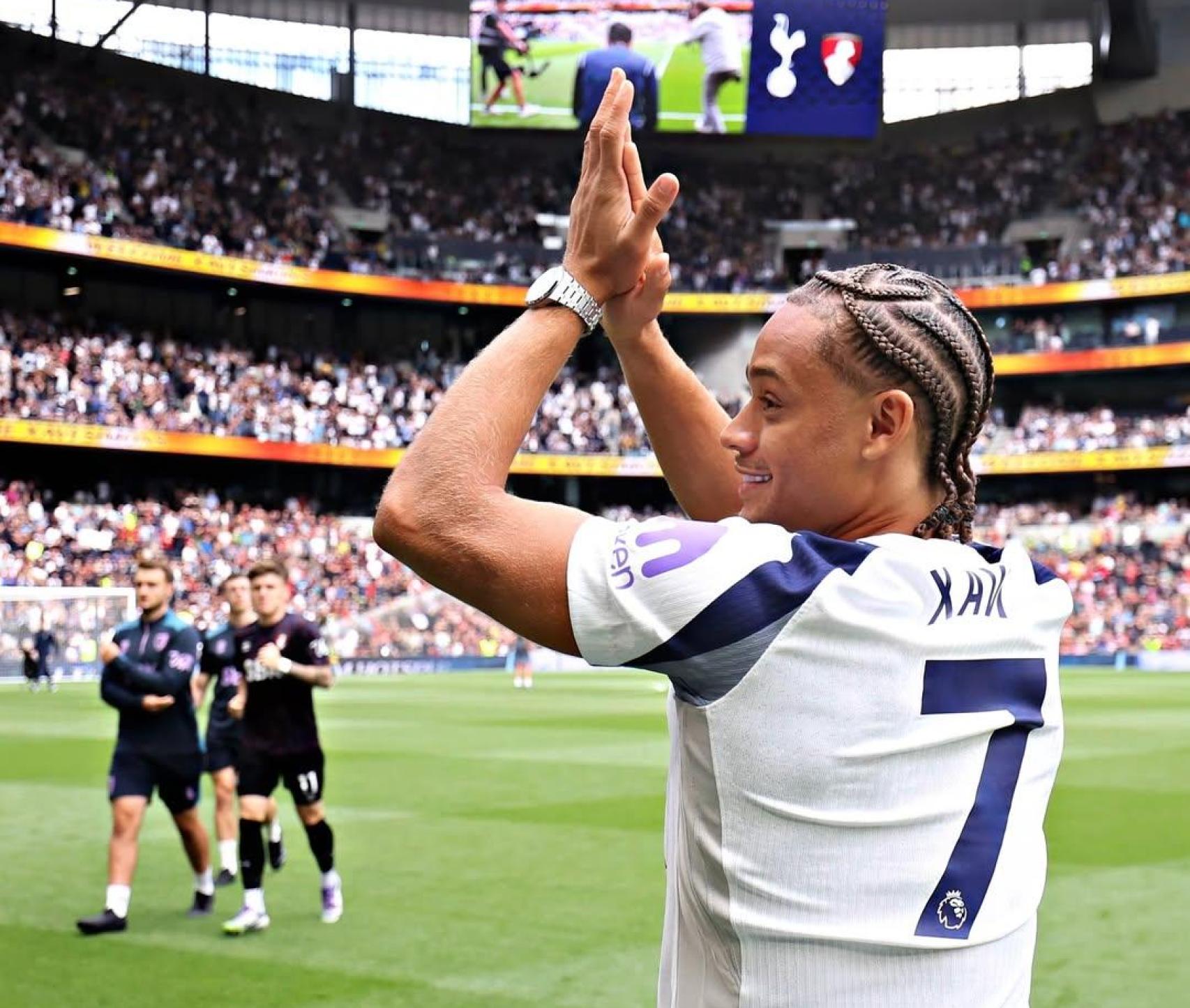 Xavi Simons, presentat com a nou futbolista del Tottenham