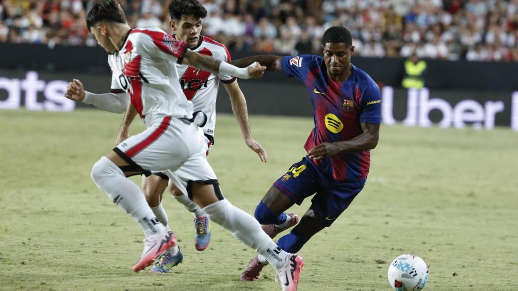 Marcus Rashford supera rivals durant el Rayo-Barça a Vallecas