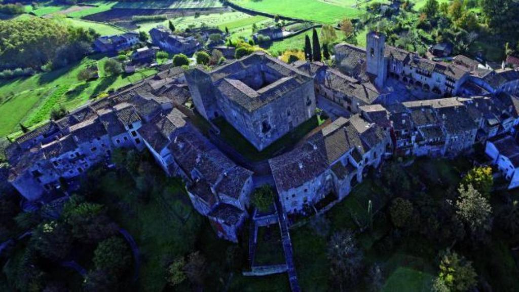 Castell de Santa Pau
