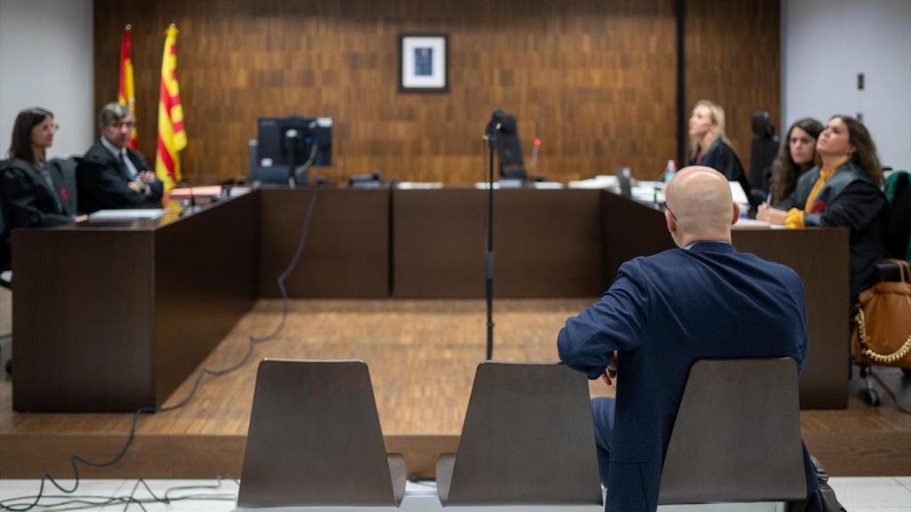 El periodista condenado por una agresión sexual, Saül Gordillo, durante el primer juicio, el 12 de noviembre de 2024