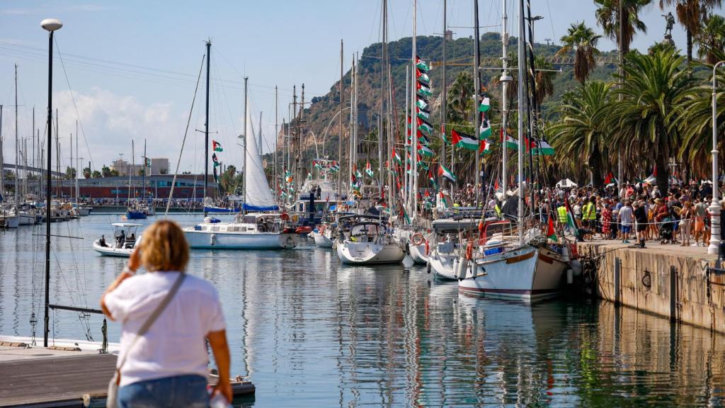 La Flotilla, aparcada el primer día en el Muelle Bosch i Alsina o Moll de la Fusta