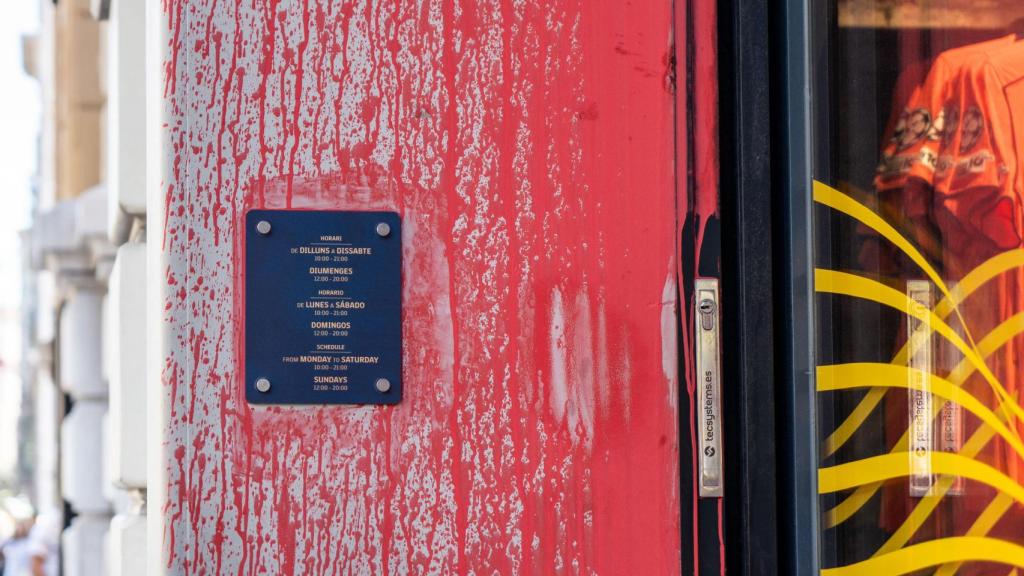 Tienda del Barça vandalizada en paseo de gracia