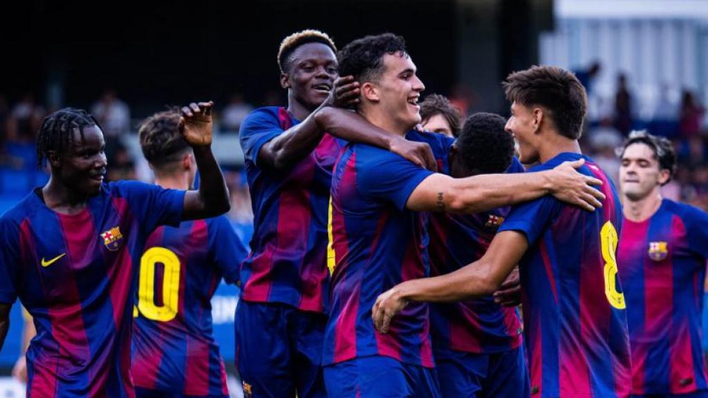 Los jugadores del Barça B celebran un gol en el amistoso contra L'Hospitalet