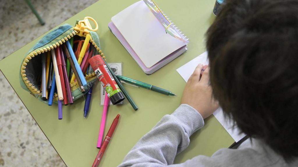 Un estudiante en un colegio, en una imagen de archivo