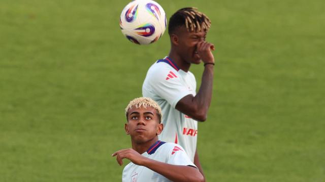 Lamine Yamal y Nico Williams, durante un entrenamiento con la selección española
