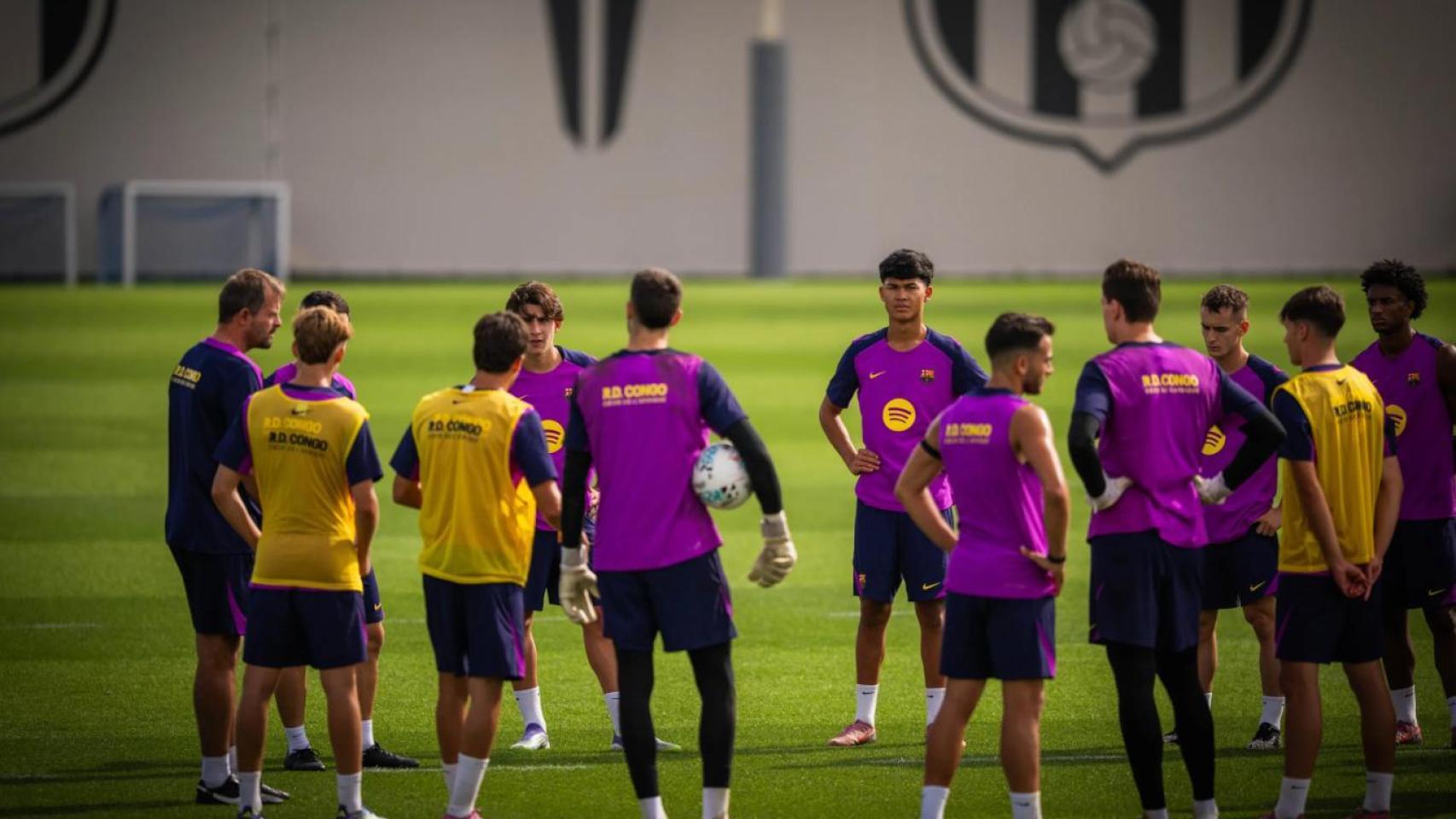 Entrenamiento del Barça sin los internacionales durante el parón internacional