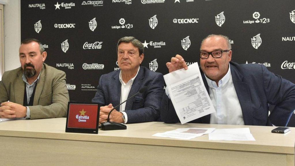 Pere Lluís Mellado, al costat de Xavier Llastarri i Joan Oliver, durant la seva etapa al CF Reus Deportiu