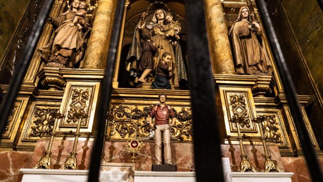 La reliquia y la talla de Carlo Acutis en la Basílica de la Mare de Déu de la Mercè en Barcelona