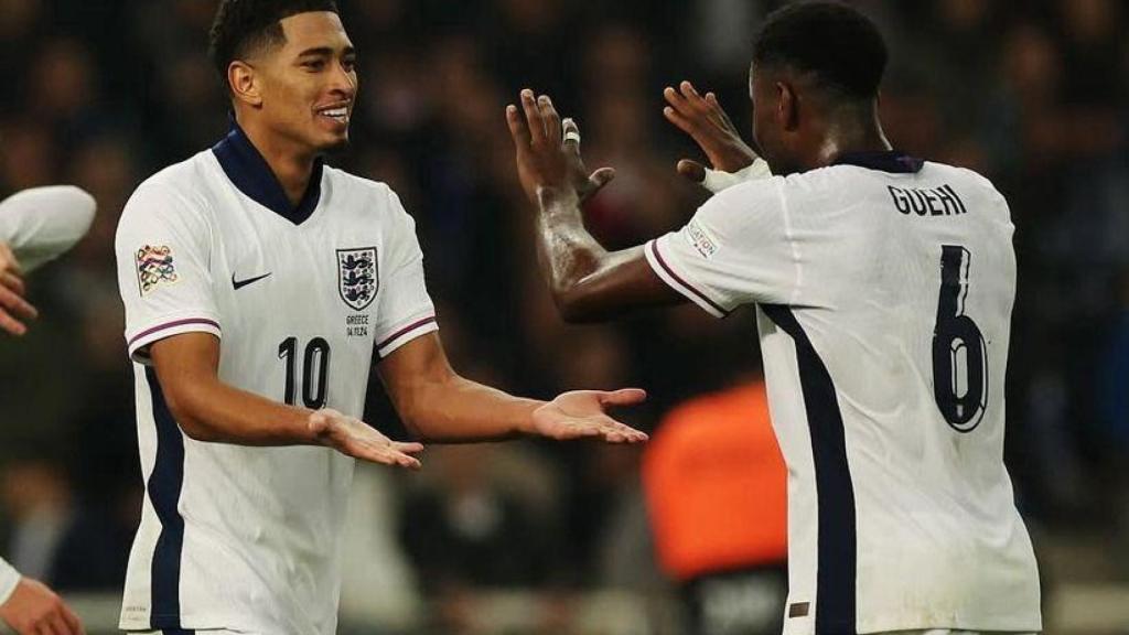 Jude Bellingham y Marc Guéhi con la selección inglesa