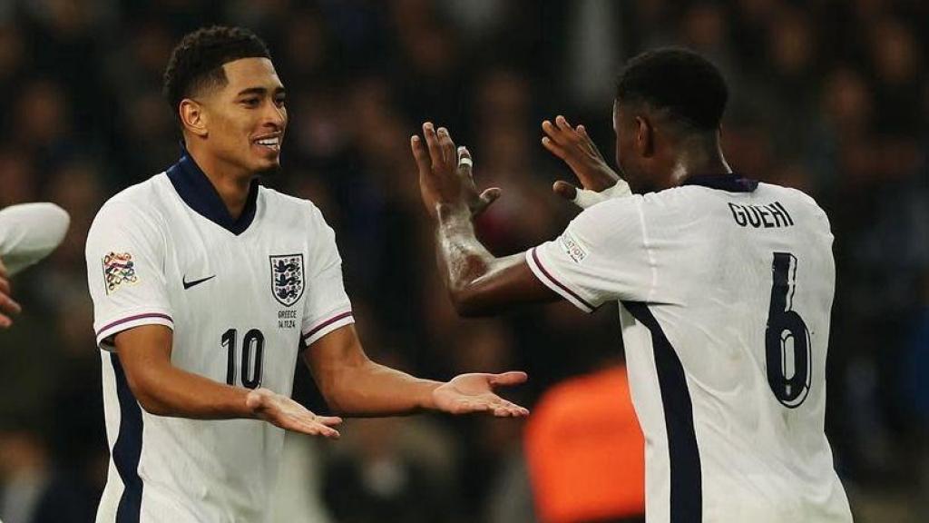 Jude Bellingham y Marc Guéhi con la selección inglesa