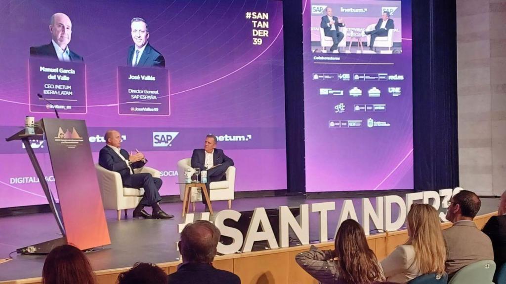 El consejero delegado de Inetum en Iberia & Latam, Manuel García del Valle, en el 39º Encuentro de la Economía Digital y las Telecomunicaciones de Ametic, celebrado en Santander