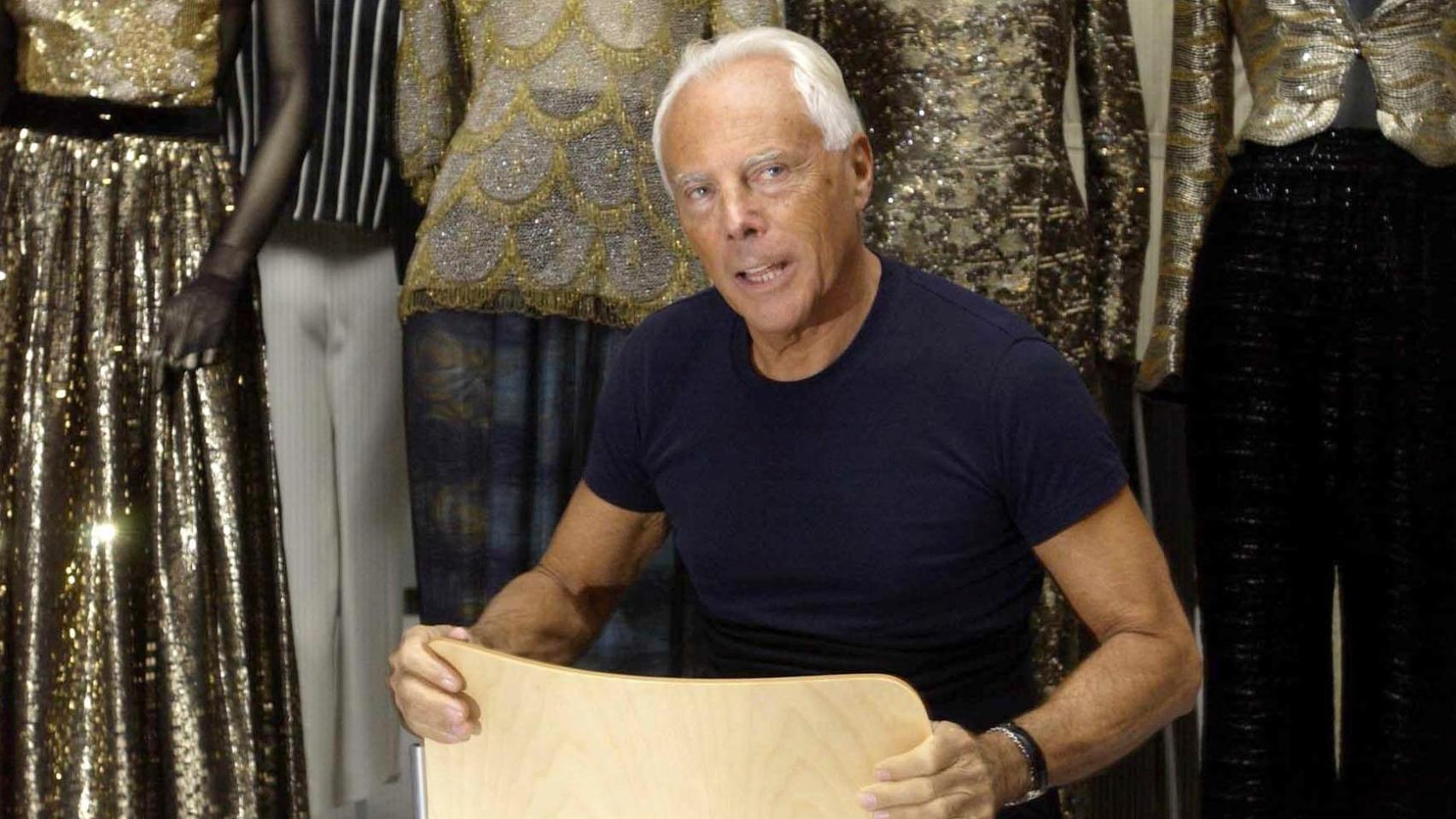 Reino Unido, Londres: Giorgio Armani es fotografiado durante el lanzamiento de Giorgio Armani: A Retrospective en la Royal Academy of Arts en el centro de Londres.