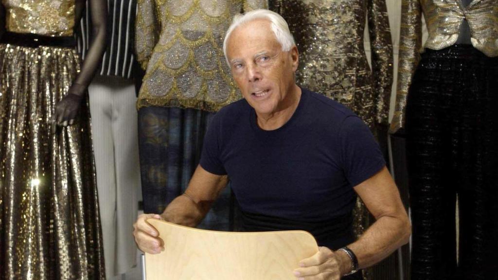 Reino Unido, Londres: Giorgio Armani es fotografiado durante el lanzamiento de Giorgio Armani: A Retrospective en la Royal Academy of Arts en el centro de Londres.