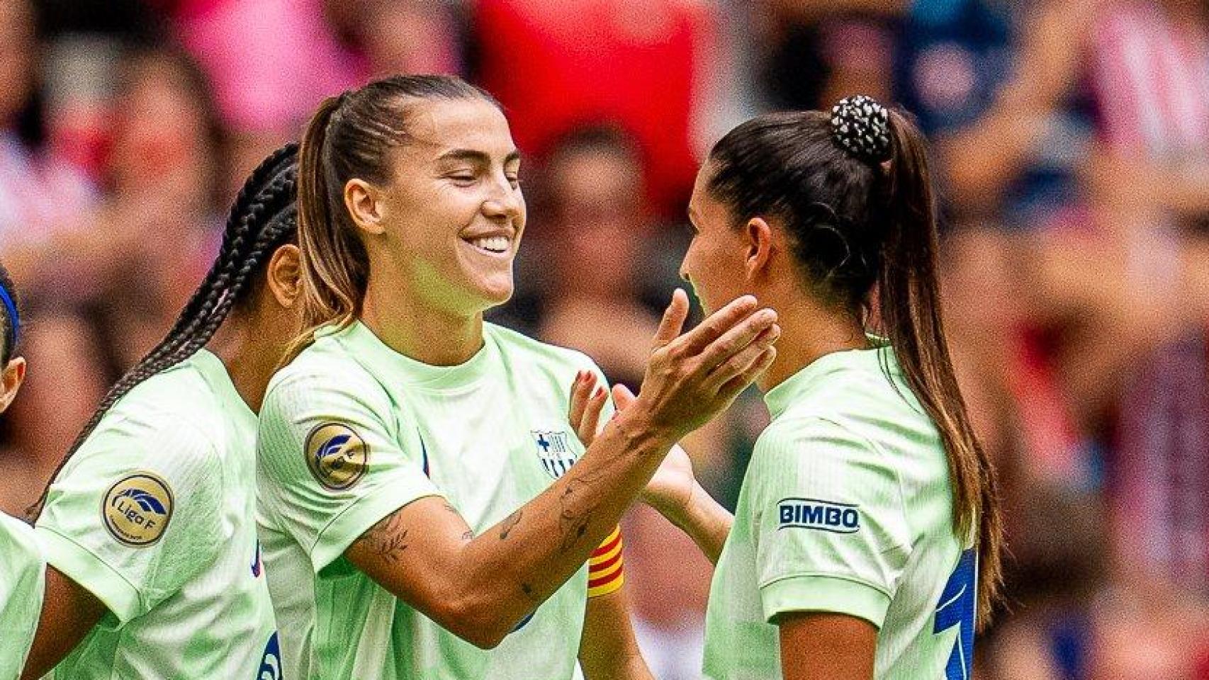 Patri Guijarro, futbolista del Barça Femenino, celebra su gol desde el mediocampo contra el Athletic