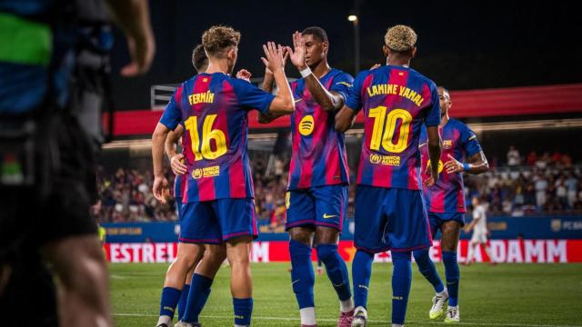 El Barça celebra un gol ante el Como en el Estadi Johan Cruyff, escenario del Gamper