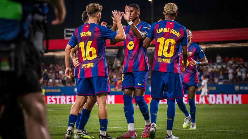 El Barça celebra un gol ante el Como en el Estadi Johan Cruyff, escenario del Gamper