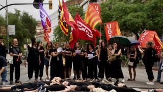 Concentración en la sede de la Conselleria de Educación de los sindicatos durante el día de huelga del personal laboral de Educación