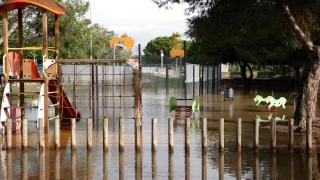 Inundación en un parque infantil de Castelldefels, en noviembre de 2024