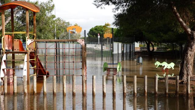 Inundación en un parque infantil de Castelldefels, en noviembre de 2024