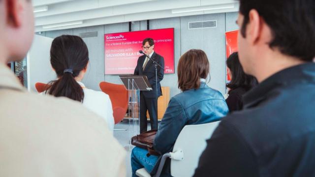 Salvador Illa, presidente de la Generalitat, en una conferencia en la universidad Science Po de París, Francia, el viernes 12 de septiembre de 2025
