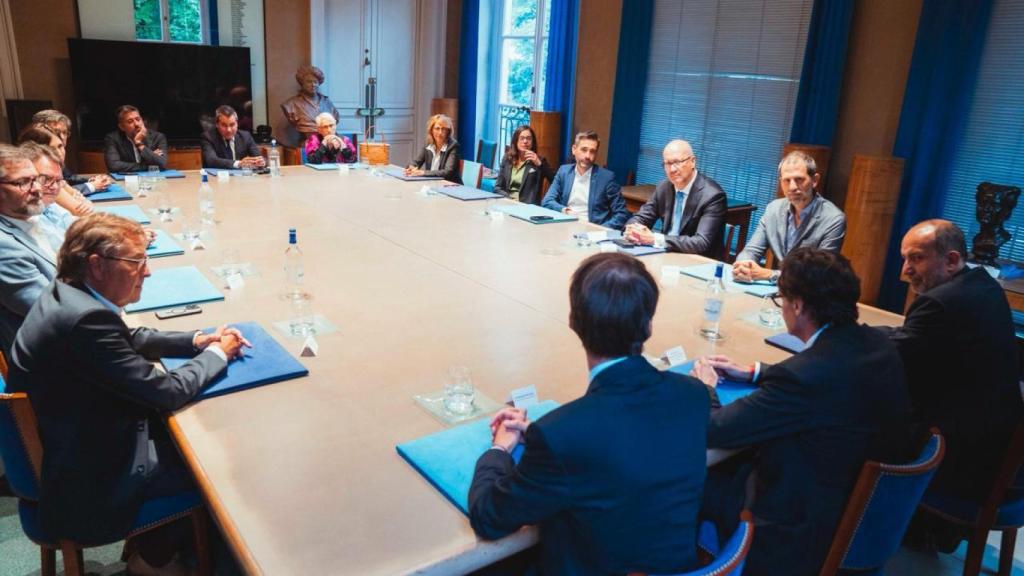 Reunión de Salvador Illa, presidente de la Generalitat, en París con directivos catalanes de empresas como Seat, Danone, Caixabank, Alstom, Sanofi, L’Oréal y Sodexo, entre otros