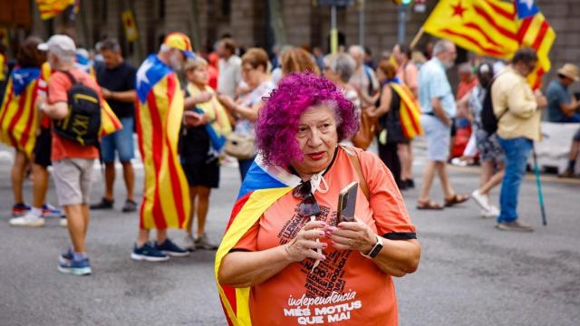 Varias personas durante la manifestación convocada por la ANC, a 11 de septiembre de 2025, en Barcelona