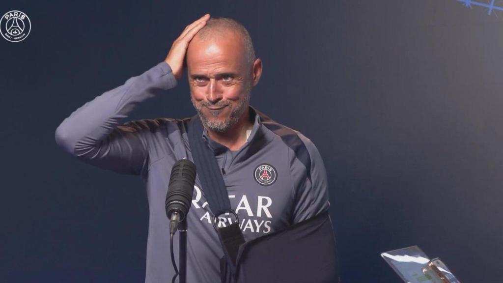 El nou 'look' de Luis Enrique després de la seva caiguda en bici