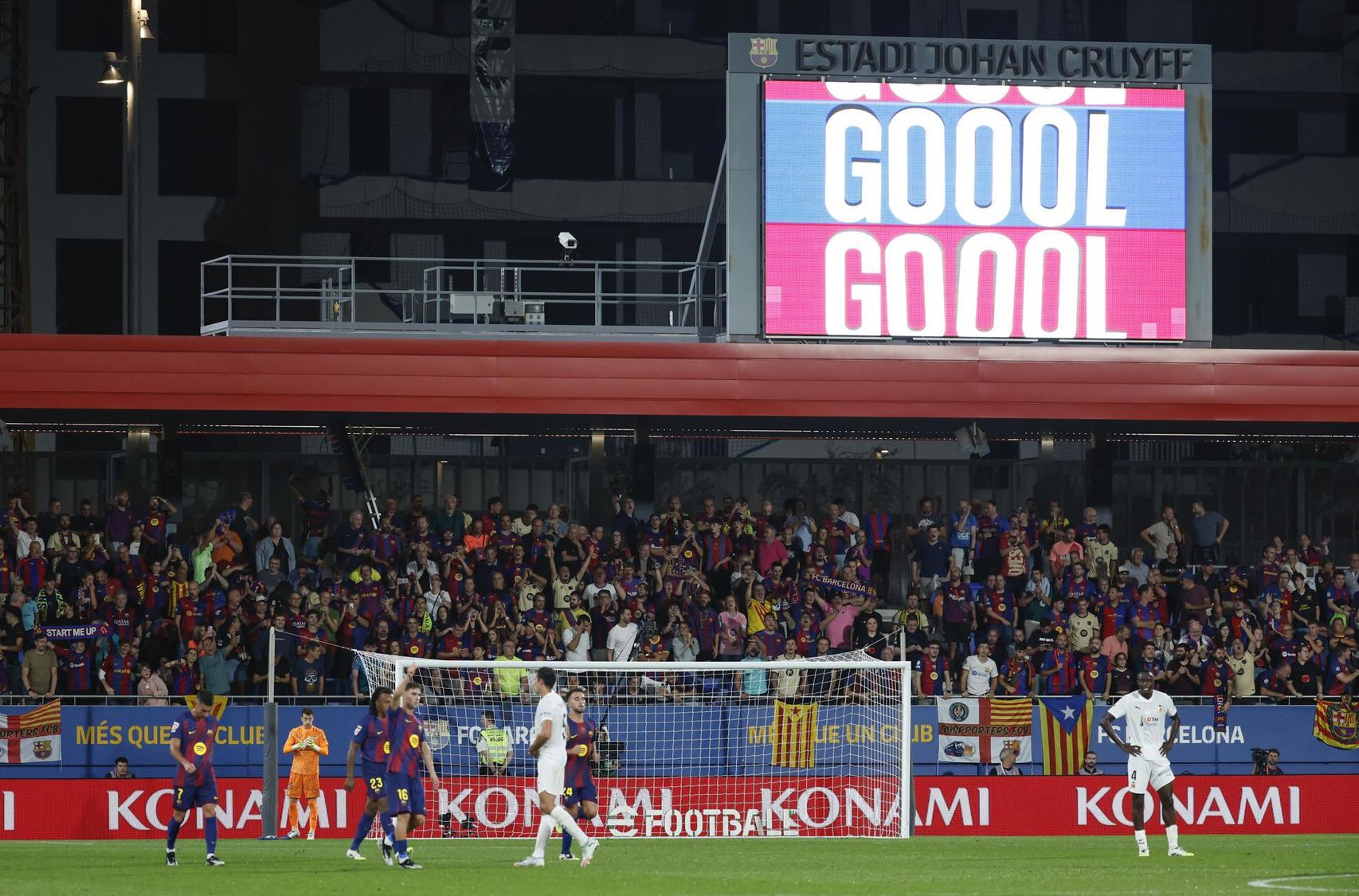 El Barça es va donar un festí de gols davant el València al Johan Cruyff