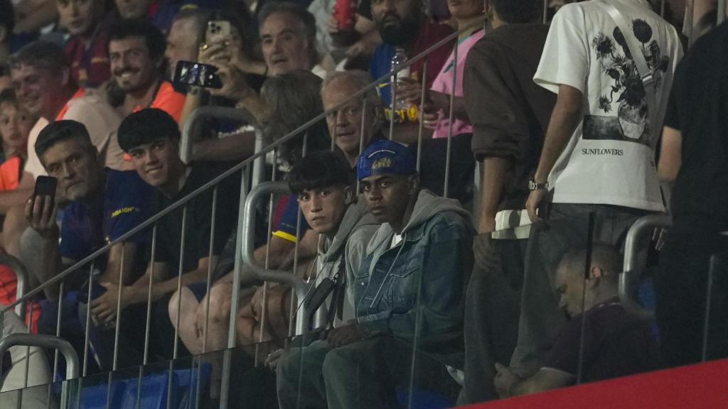 Lamine Yamal en el palco del Johan Cruyff durante el Barça-Valencia