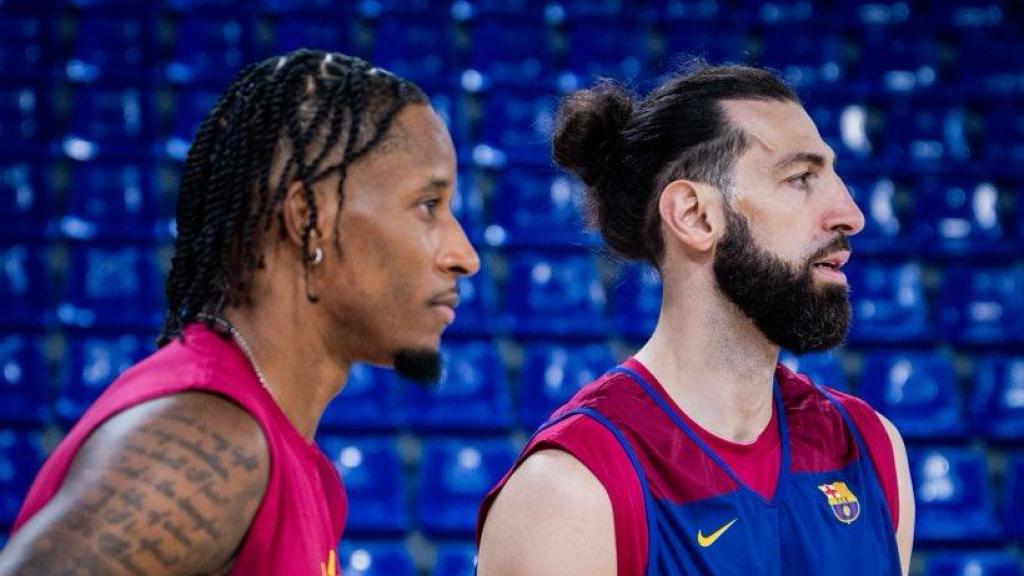 Tornike Shengelia y Will Clyburn en un entrenamiento del Barça de basket