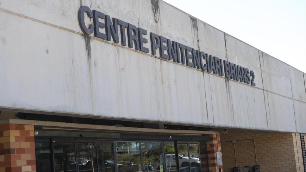 Façana del Centre Penitenciari Brians 2 a Sant Esteve Sesrovires, Barcelona
