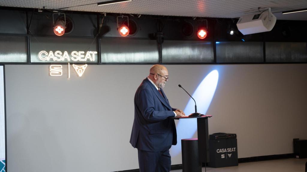 Xavier Salvador inaugura el foro 'BCN Desperta!' en Casa Seat