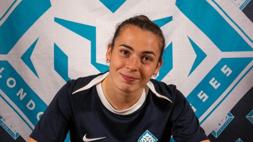 Lucía Corrales firma su contrato con London City Lionesses