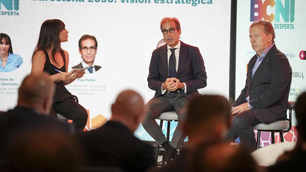 Pau Relat i Josep Santacreu discuteixen amb la periodista Miriam de Saint-Germain sobre la Barcelona del futur
