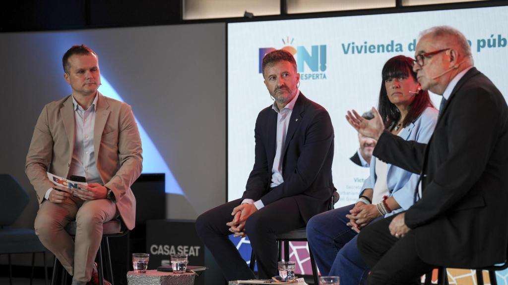 Ignasi Jorro (Crónica Global), Víctor Puga (Govern), Gemma Badia (Diputación), Jordi Valls (Ayuntamiento de Barcelona)