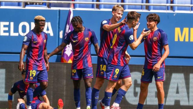 Los jugadores del Barça B celebran un gol contra la UE Porreres