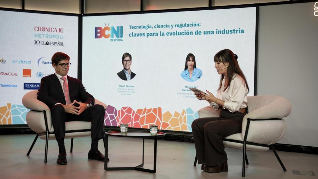 El director de Asuntos Corporativos de PM España, Albert Sánchez, y la subdirectora de Sociedad de Crónica Global, Miriam Saint-Germain