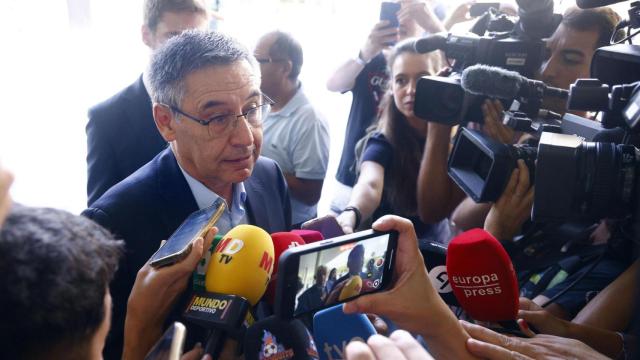Josep Maria Bartomeu atiende a los medios de comunicación tras declarar por el 'caso Negreira'