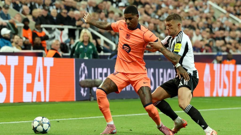 Rashford pugna con Trippier, del Newcastle