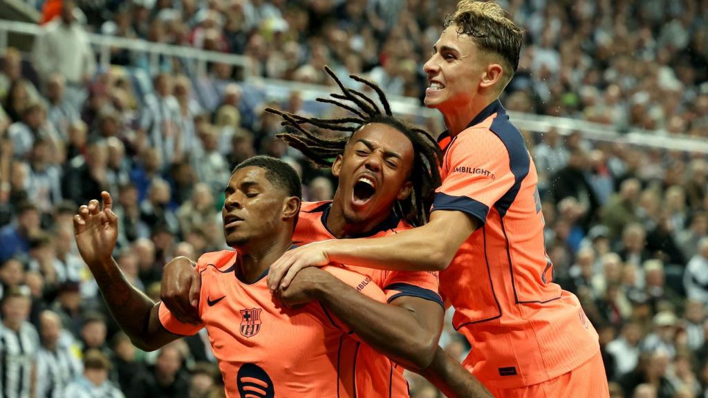 Els futbolistes del Barça celebren un gol de Rashford