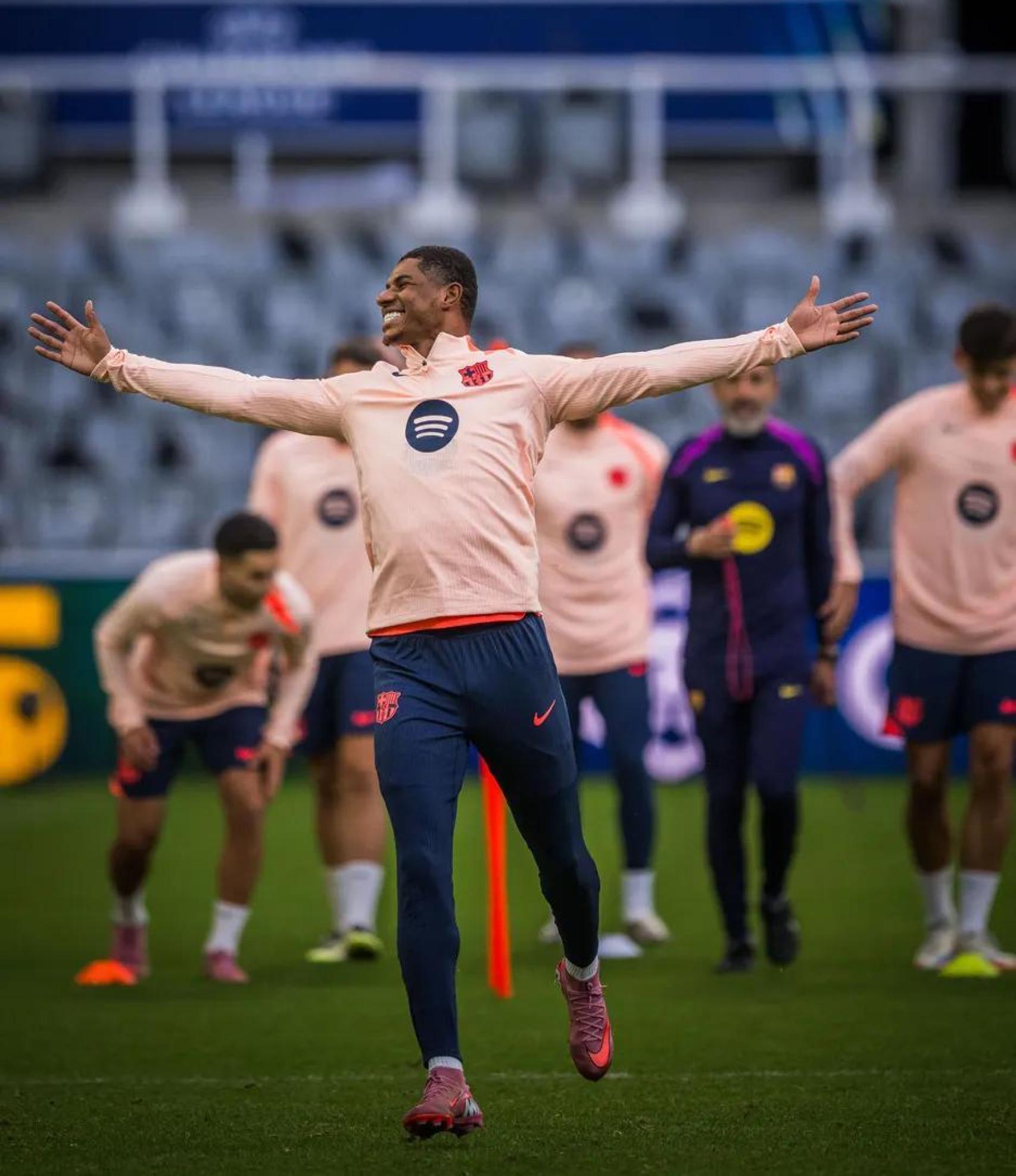 Marcus Rashford se entrena en St. James' Park