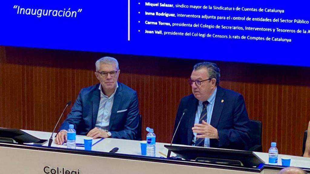 De izquierda a derecha: Joan Vall, presidente del Colegio de Censores Jurados de Cuentas de Cataluña; y Miquel Salazar, síndico mayor de la Sindicatura de Cuentas de Cataluña