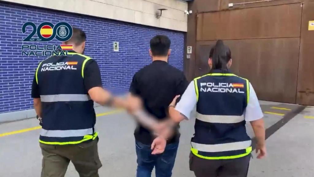 Momento de la llegada del 'capo' a la comisaria de Policía Nacional en Barcelona