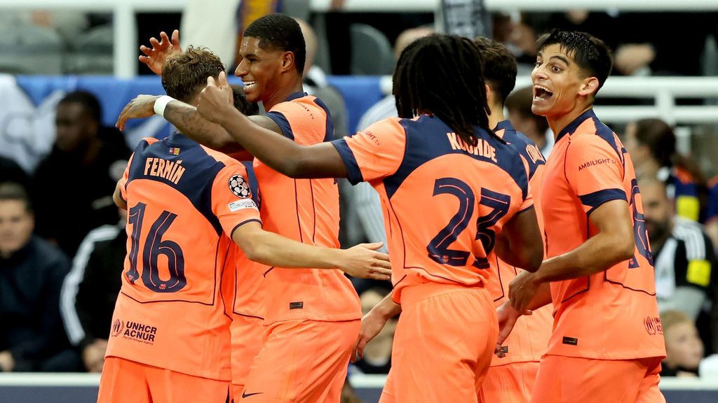 Los jugadores del Barça celebran un gol de Rashford en Newcastle