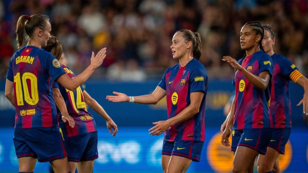 Caroline Graham Hansen felicita a Ewa Pajor por un gol en el Barça Femenino-Alhama