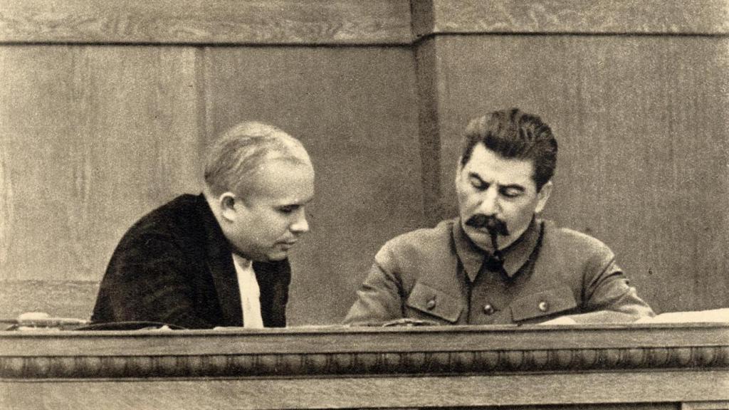 Stalin y Nikita Jrushchov, en 1936