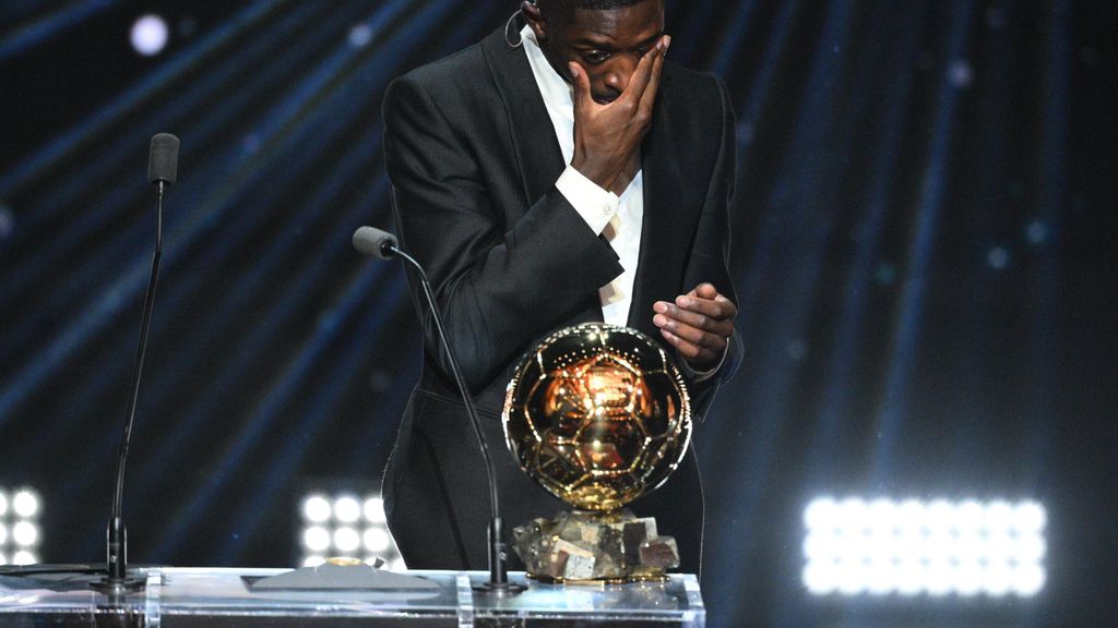 Ousmane Dembelé plora en rebre la Pilota d’Or