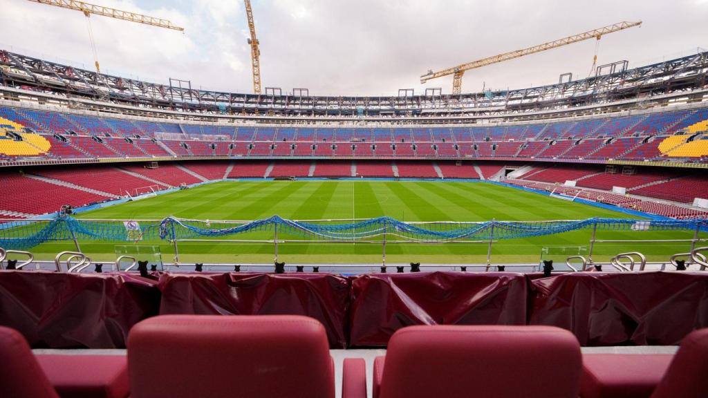 Panorámica del Camp Nou desde dentro, a mediados de septiembre de 2025