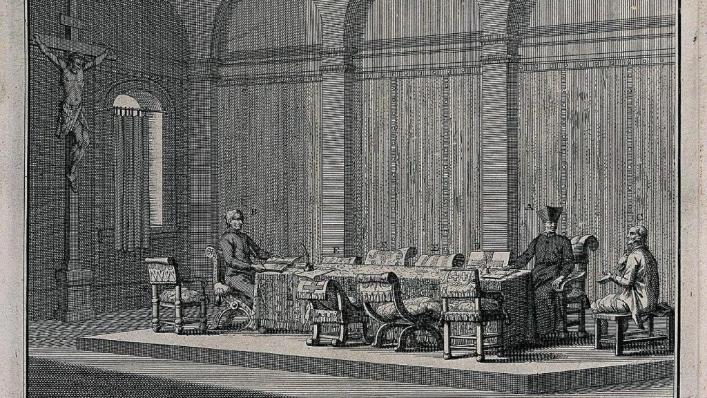 Dos clérigos de la Inquisición interrogan a un acusado de herejía (1722). / B. Picart, 1722